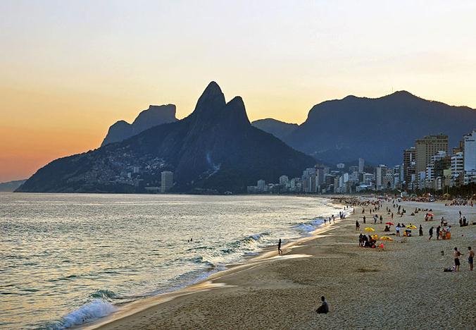Rio de Janeiro nude in beach no Rio's naked